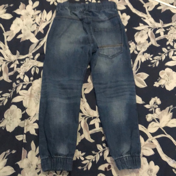 Girls Size 6-7 year old jogger denim - Picture 2 of 3